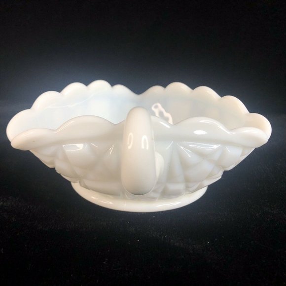 Fenton Block And Star Milk Glass Triangle Candy Dish Bowl Round Handle Vintage - Picture 7 of 9